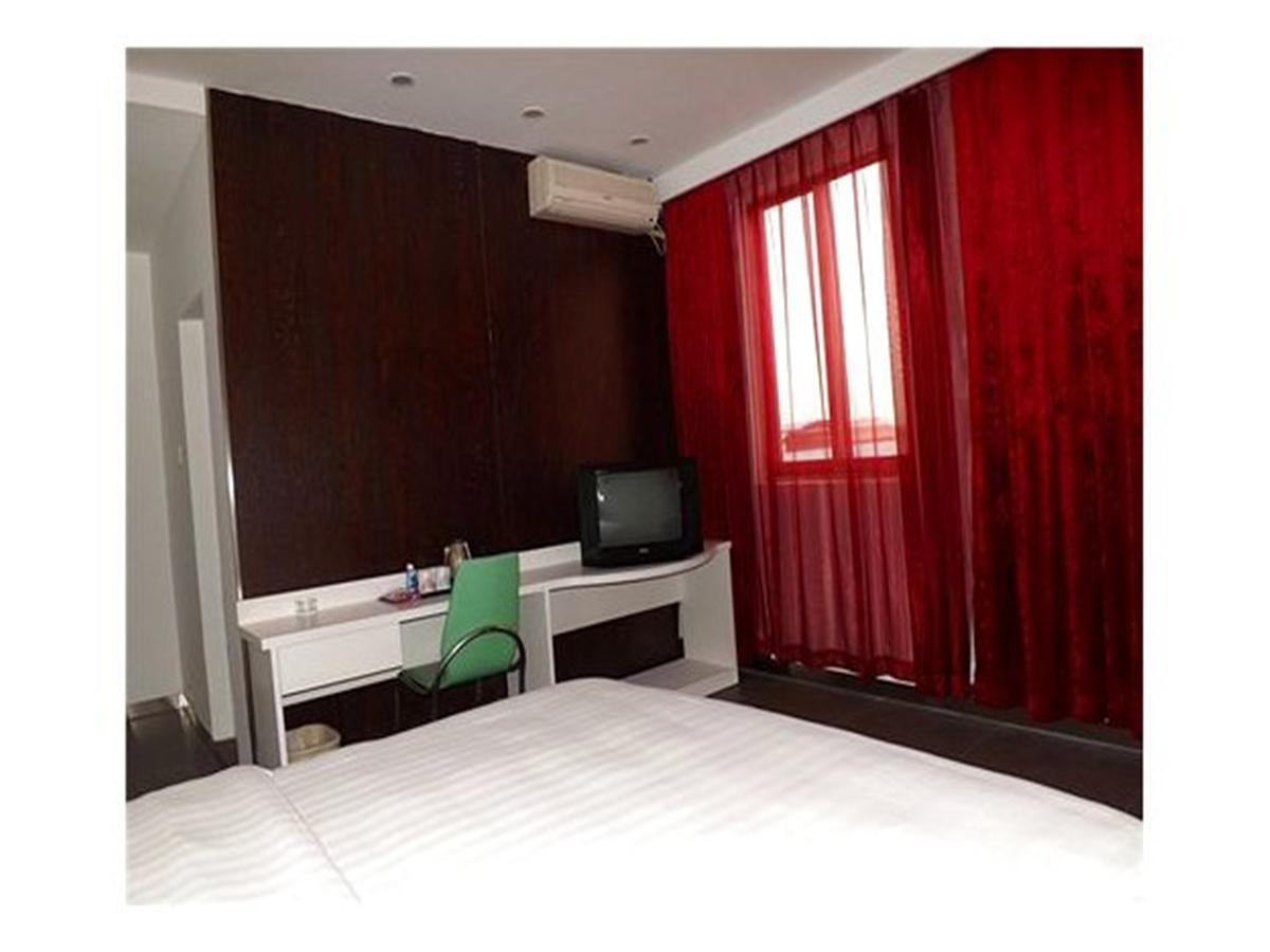 V8 Hotel Xilang Subway Branch กวางโจว ภายนอก รูปภาพ