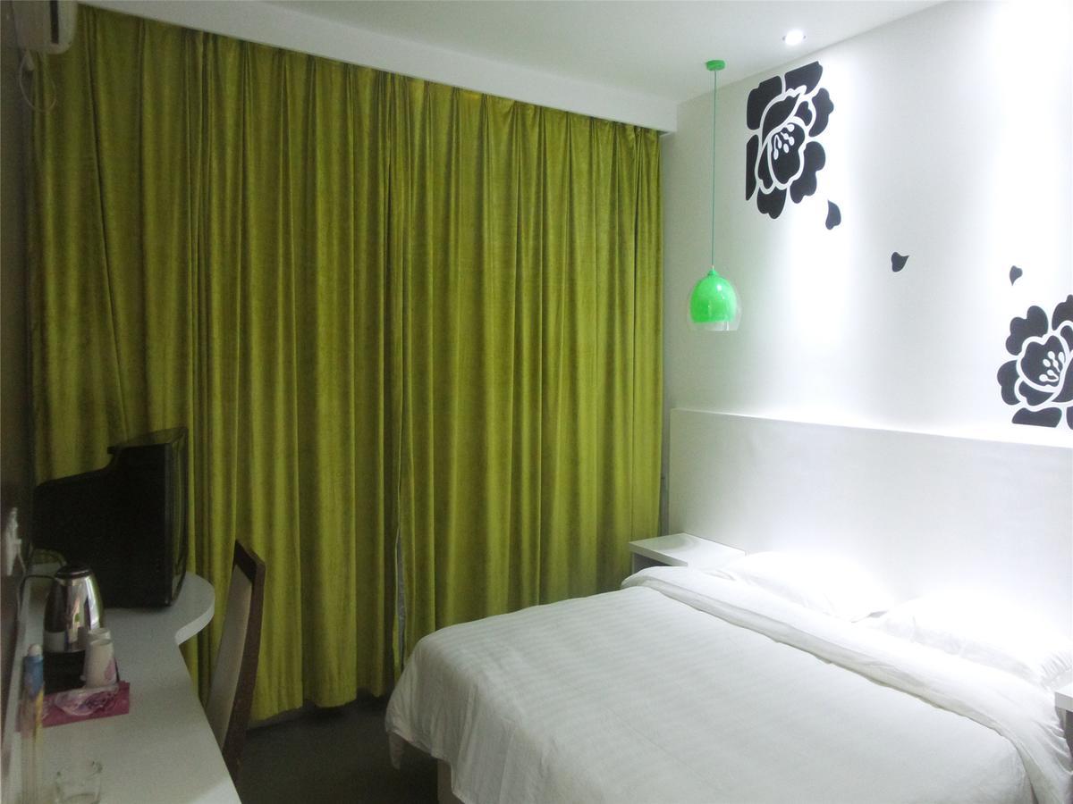 V8 Hotel Xilang Subway Branch กวางโจว ภายนอก รูปภาพ