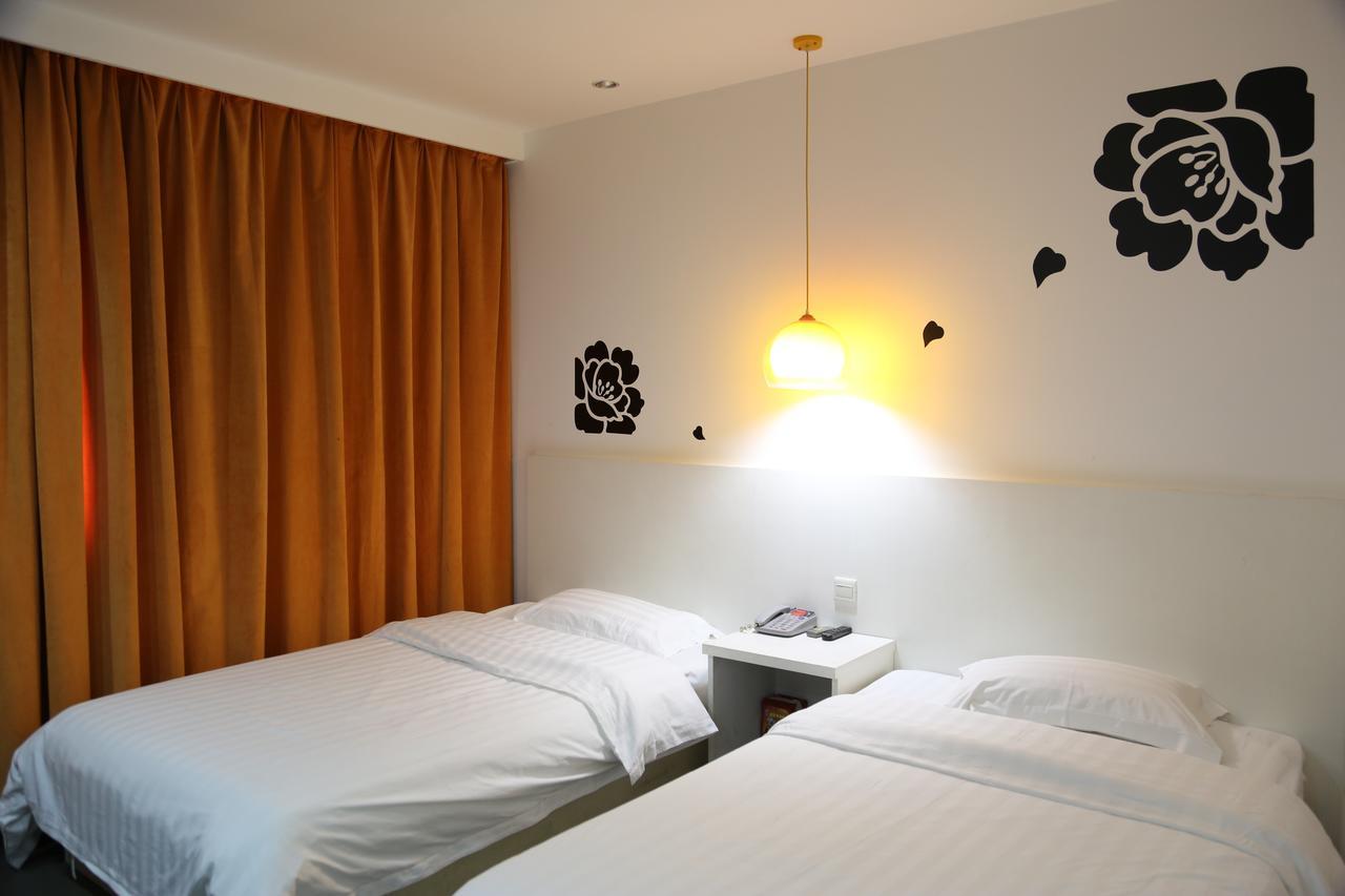 V8 Hotel Xilang Subway Branch กวางโจว ภายนอก รูปภาพ